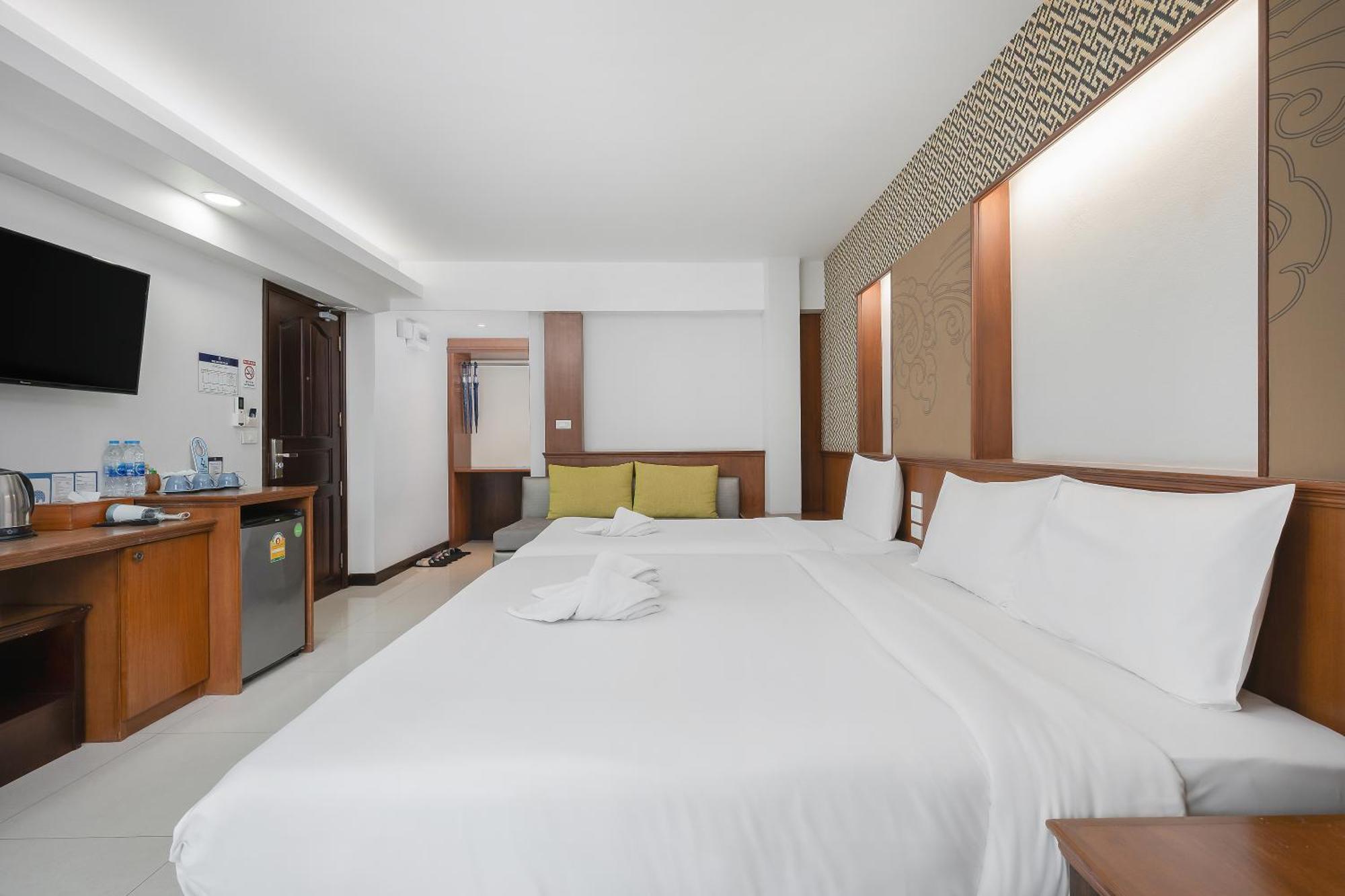 Cozytel Chiangmai Hotel Chiang Mai Exterior photo