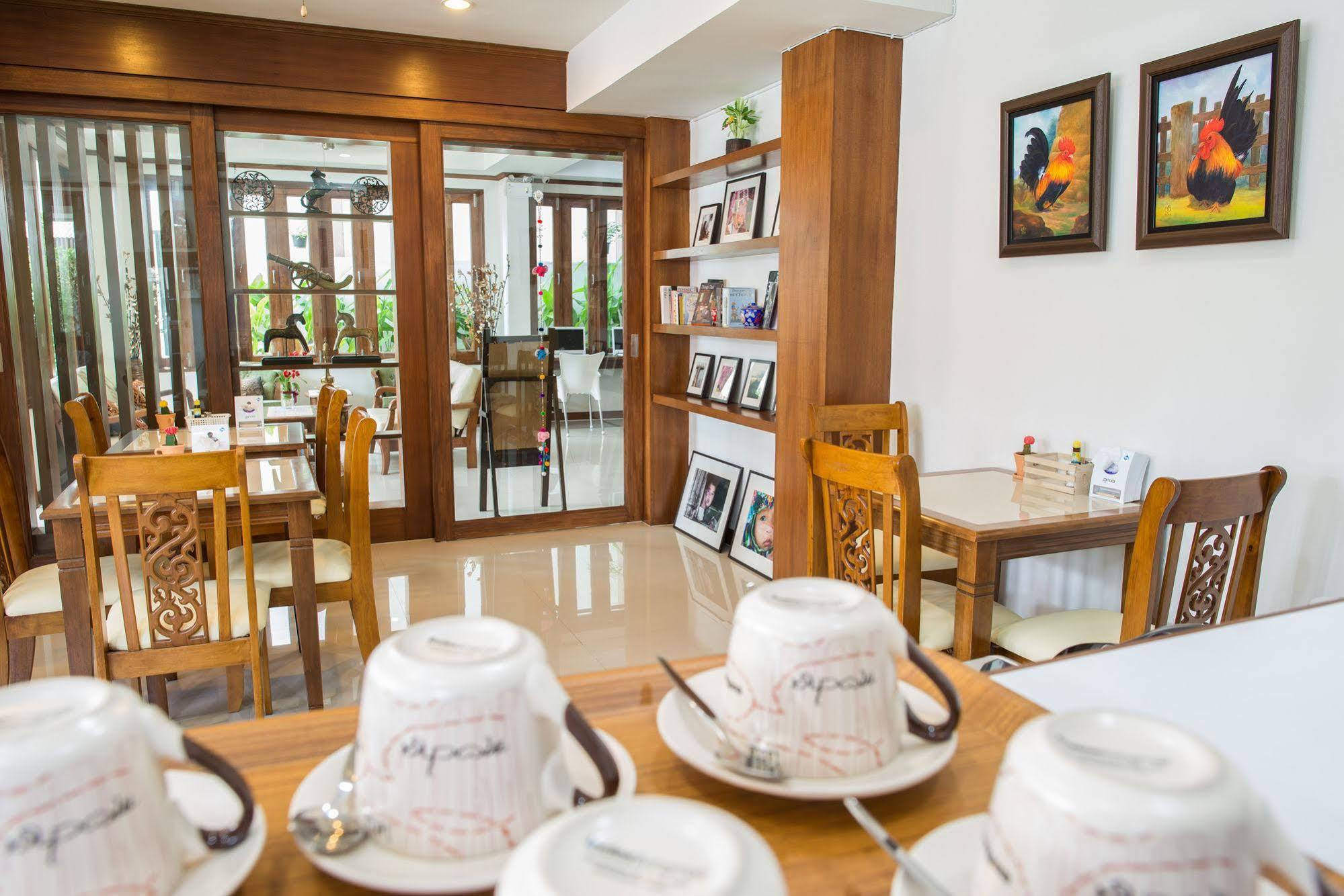 Cozytel Chiangmai Hotel Chiang Mai Exterior photo